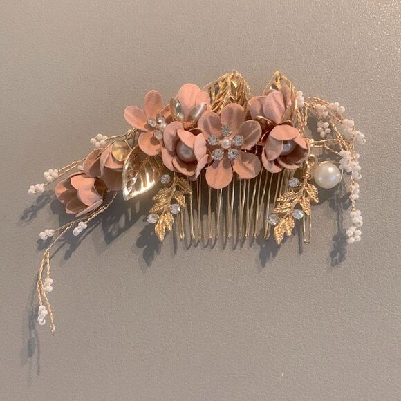 Pretty Floral Hair Comb - Picture 1 of 4